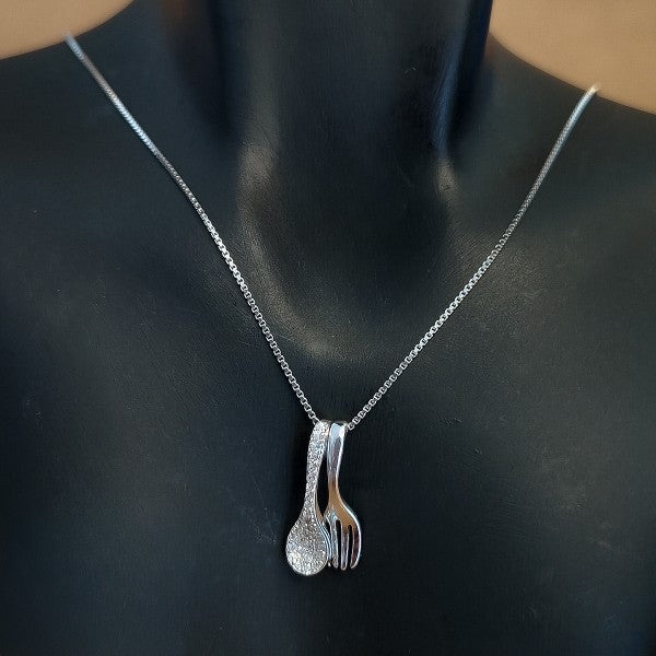 Myra Pendant Necklace